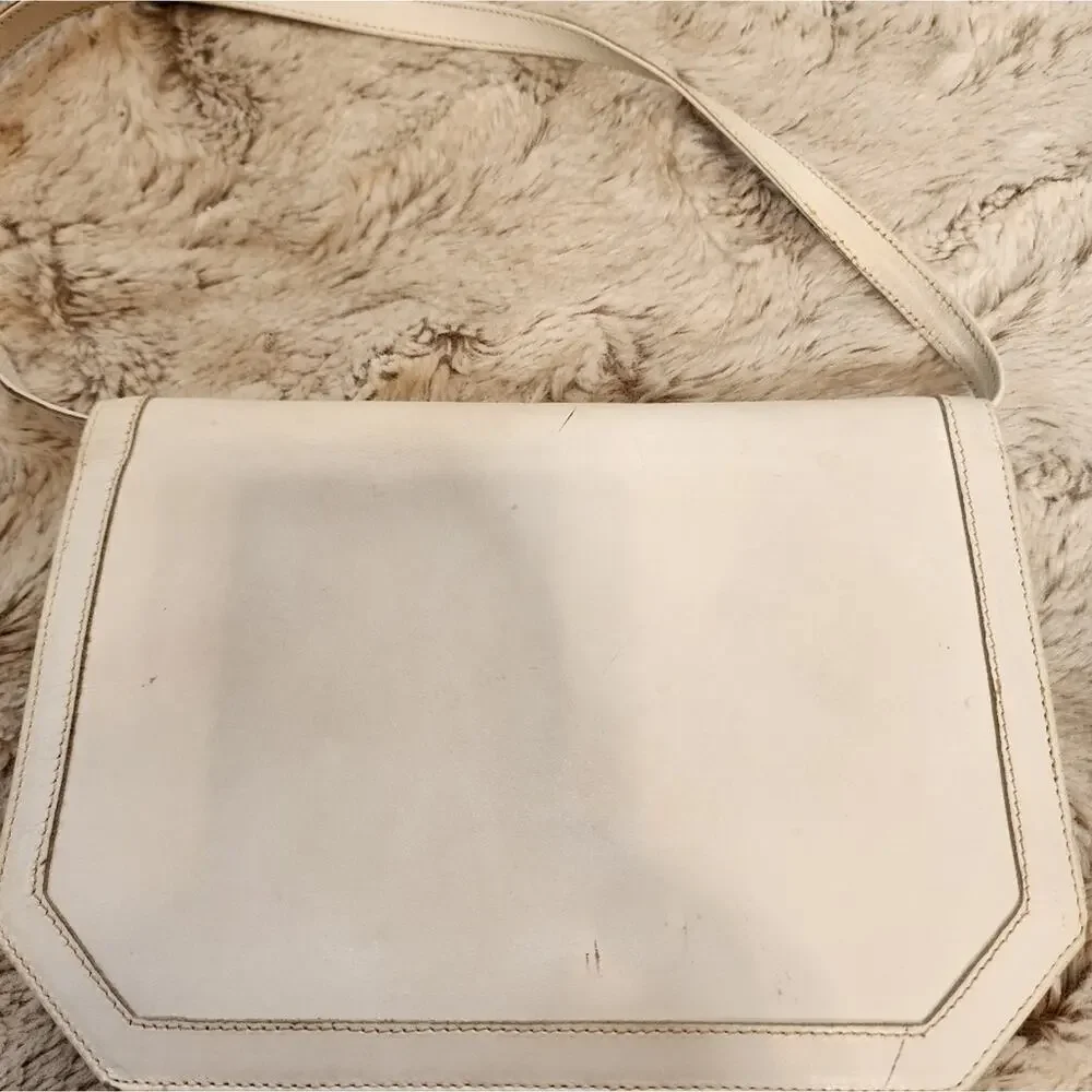 SALVATORE FERRAGAMO WHITE SATCHEL BAG